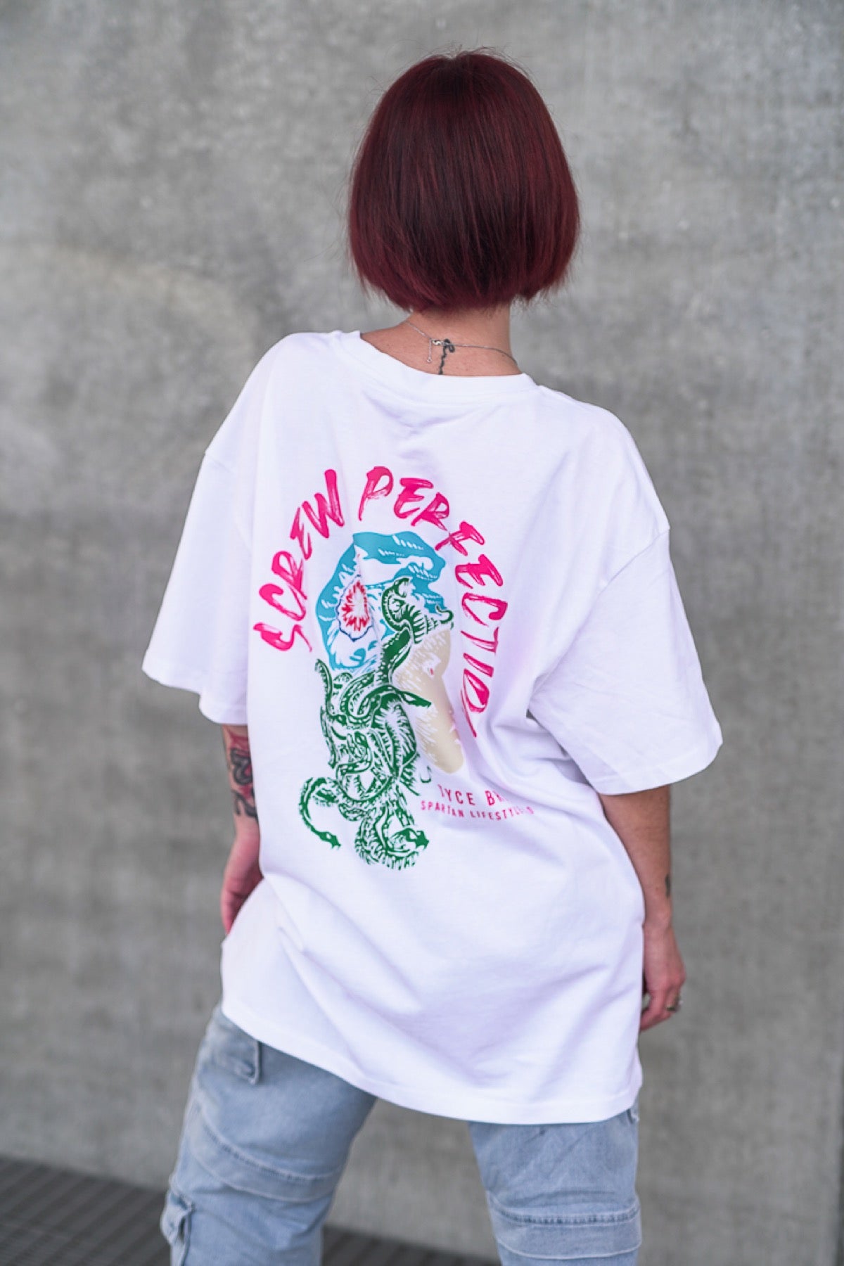 Porté — T-shirt oversize Medusa blanc, dos